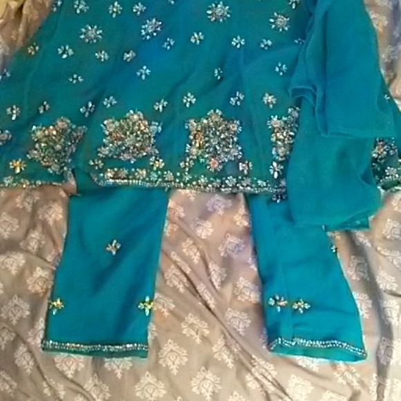 Anarkali blue salwar kameeze - Picture 2 of 3